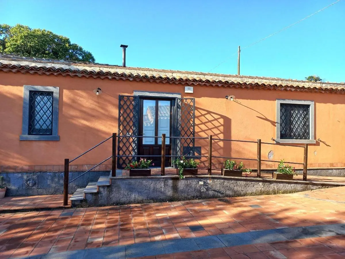 La Casa Di Bacco - Etna Country House - Affitto Breve Castiglione De Sicilia