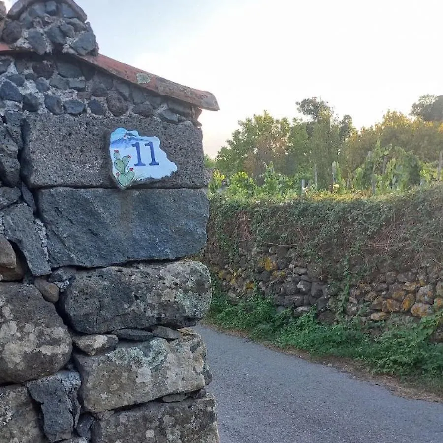 Hébergement de vacances La Casa Di Bacco - Etna Country House - Affitto Breve Castiglione De Sicilia