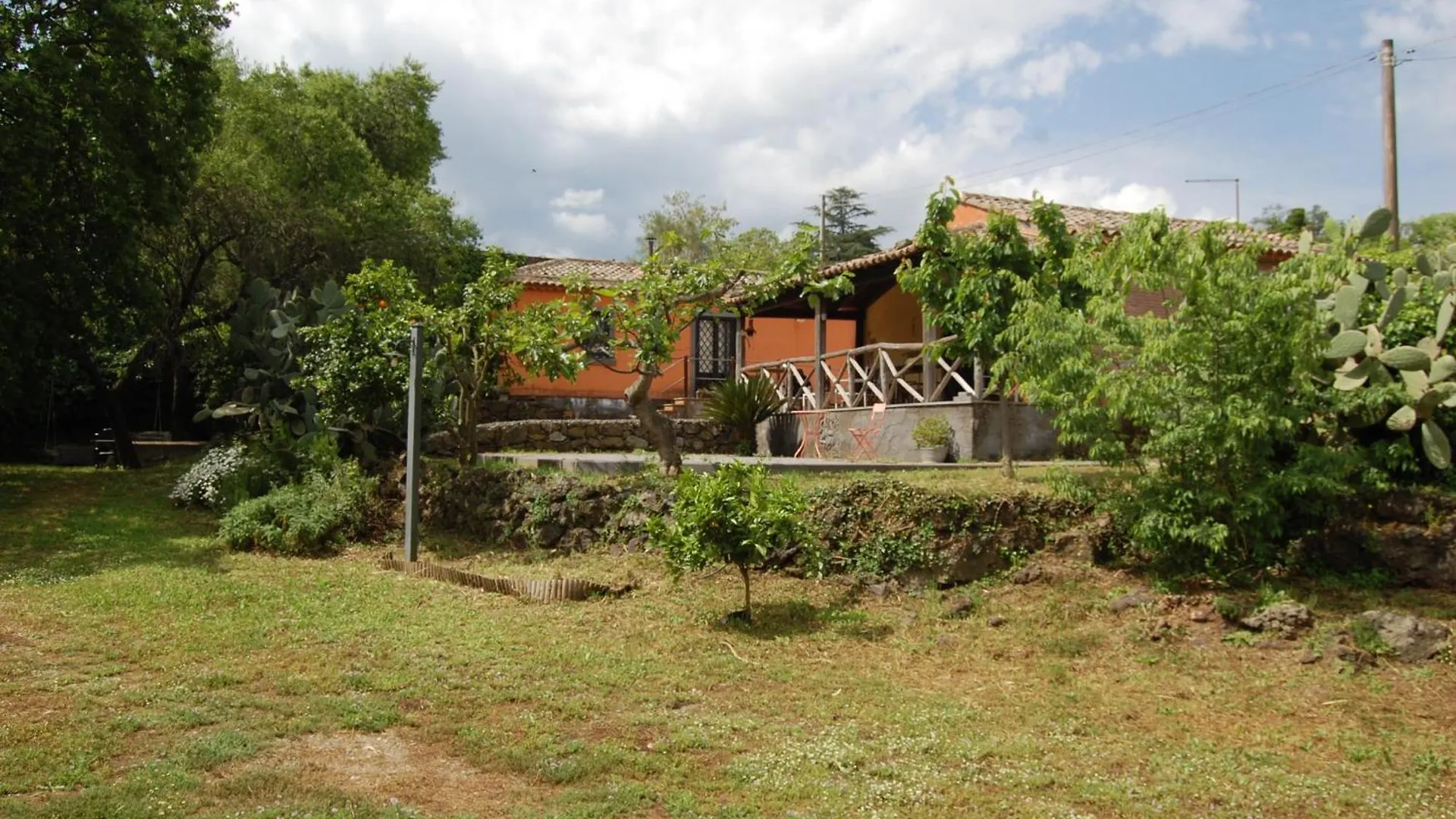 La Casa Di Bacco - Etna Country House - Affitto Breve Castiglione De Sicilia 0*,  Italie