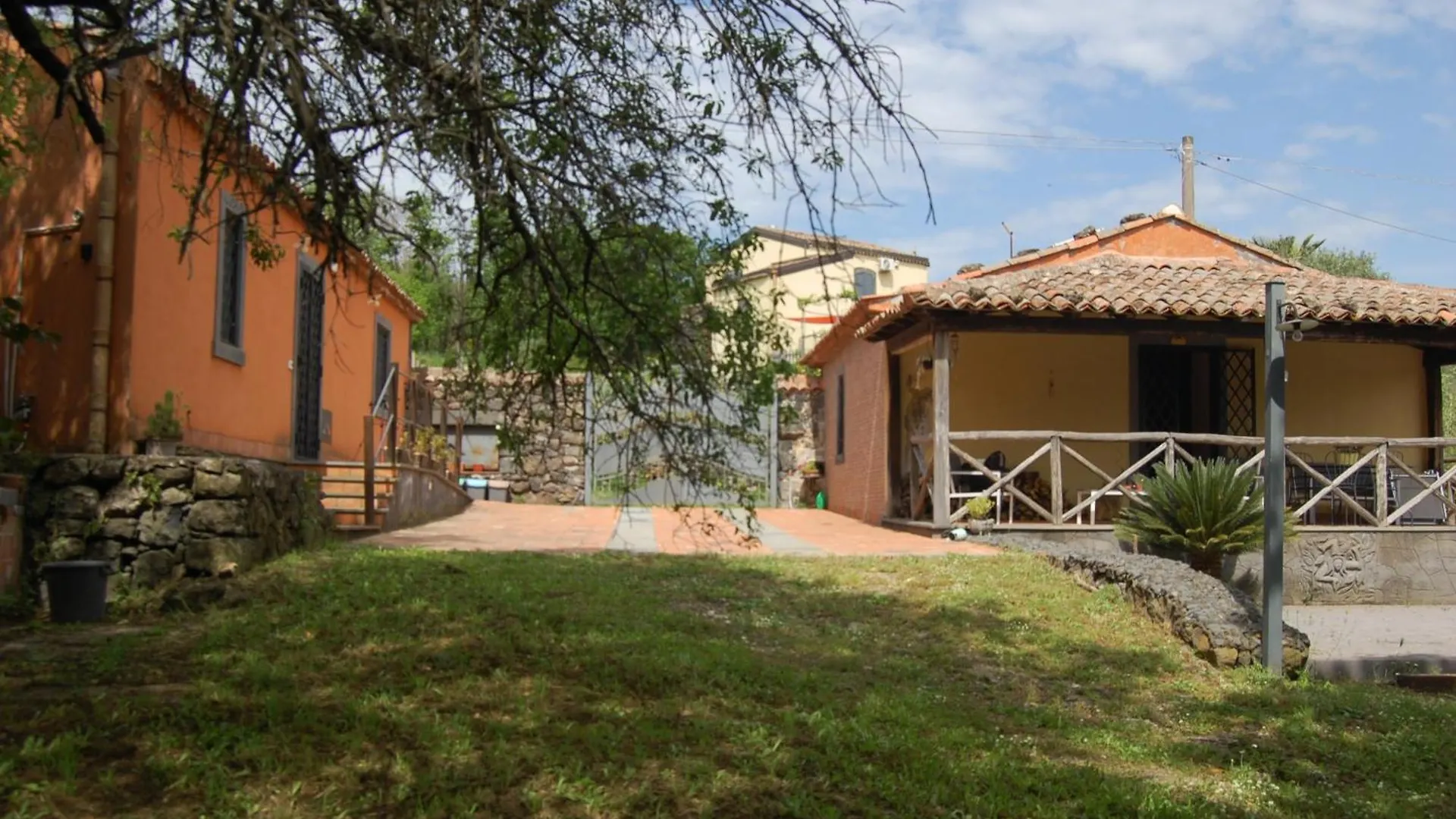 La Casa Di Bacco - Etna Country House - Affitto Breve Castiglione De Sicilia Hébergement de vacances